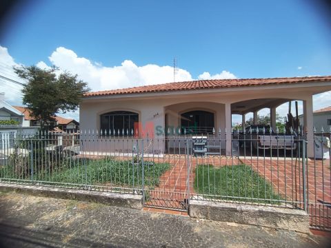 Casa á Venda No Jardim Carvalho