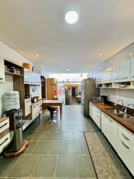 Casa á  Venda Em  Uvaranas