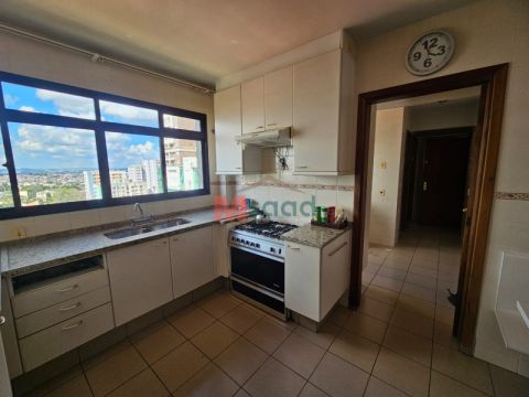 Apartamento 3 Quartos (1 Suíte) à Venda No Centro