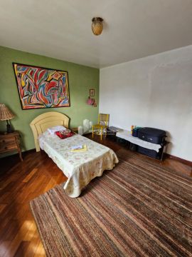 Foto Casa individual 3 quartos , sendo um suíte ( Uvaranas )