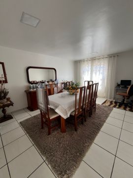 Foto Casa com 5 quartos - UVARANAS