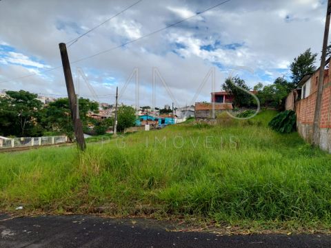 <strong>Terreno a venda na Vila Liane em Órfãs</strong>