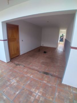 Casa Em Uvaranas Com 3 Dormitórios