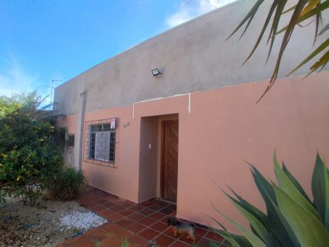 Casa Com 03 Dormitórios Na Vila Estrela