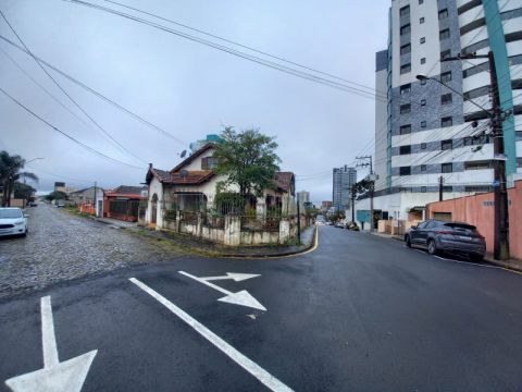 Terreno De Esquina No Orfãs