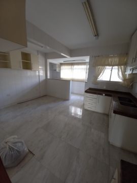 Apartamento Com 04 Dormitórios No Centro