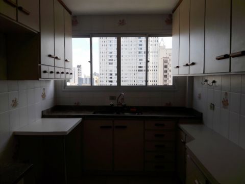 Apartamento Com 03 Dormitórios No Centro