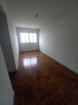 <strong>Apartamento com 02 dormitórios no Centro</strong>