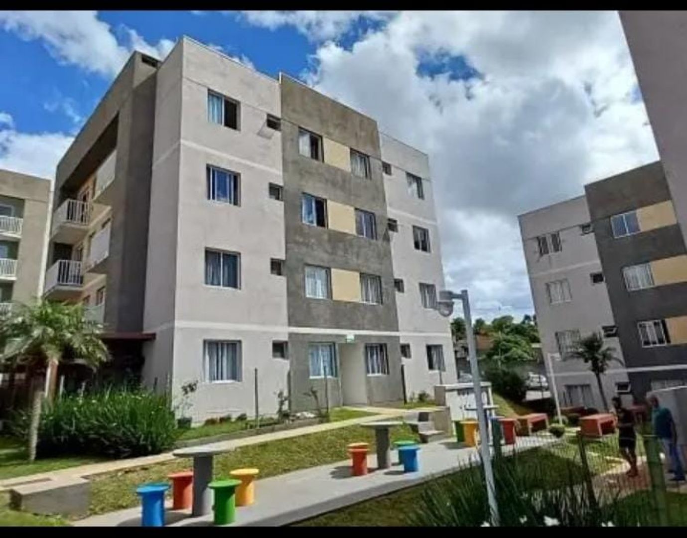 Apartamento Com 02 Dormitórios Em Uvaranas
