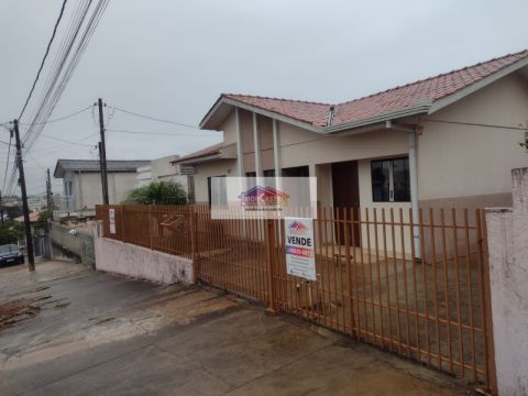 <strong>IMÓVEL COM 2 QUARTOS E TERRENO AMPLO - VILA SANTA CRUZ</strong>
