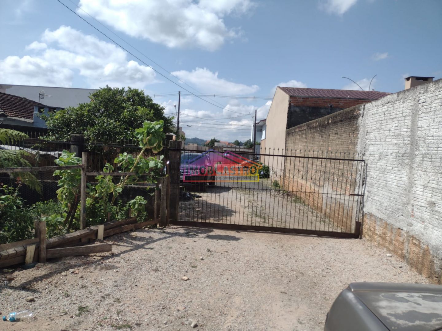 <strong>CASA COM 4 QUARTOS, 2 BANHEIROS E 628,30m² - VILA RIO BRANCO</strong>