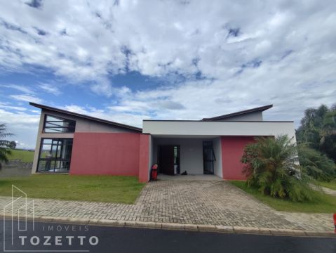 Sobrado à Venda No Condomínio Residencial Eos Mirante