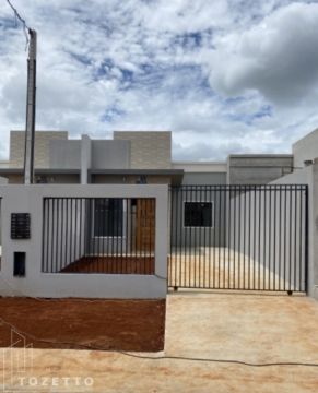 <strong>Casa com suíte à venda no Dona Marly em Uvaranas</strong>