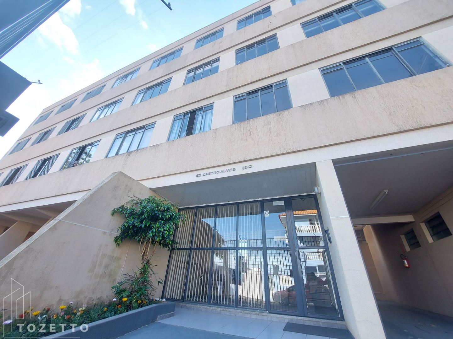 <strong>Apartamento no Edifício Castro Alves -Centro</strong>