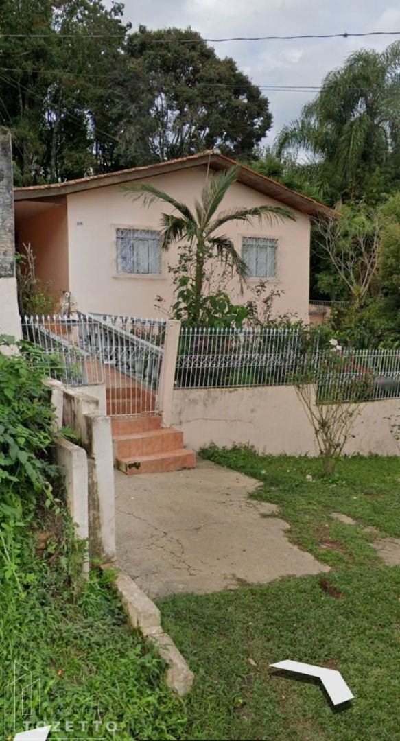 <strong>CASA EM UVARANAS</strong>