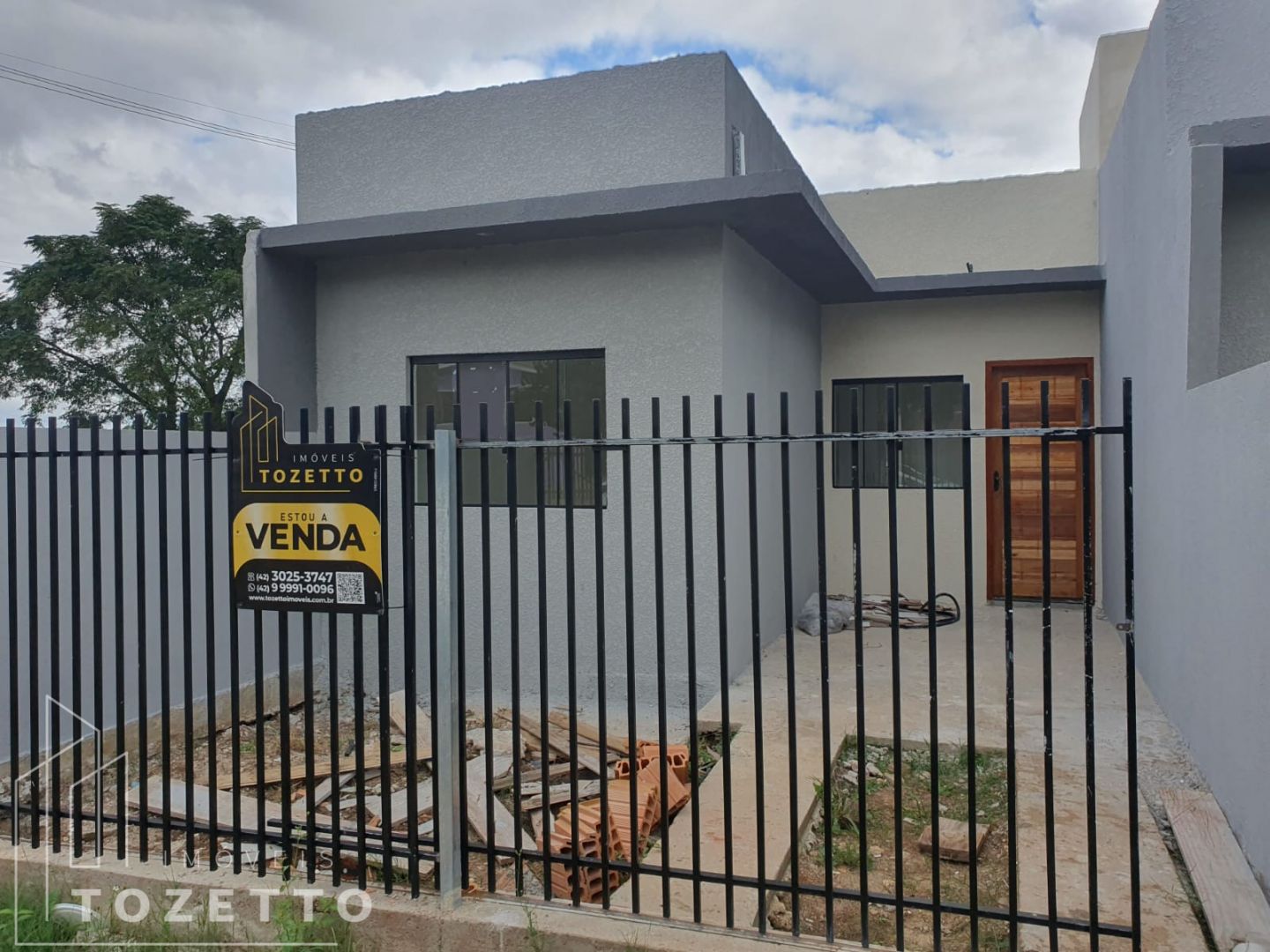 Casa Em Laje Na Região Do Pimentel Em Uvaranas