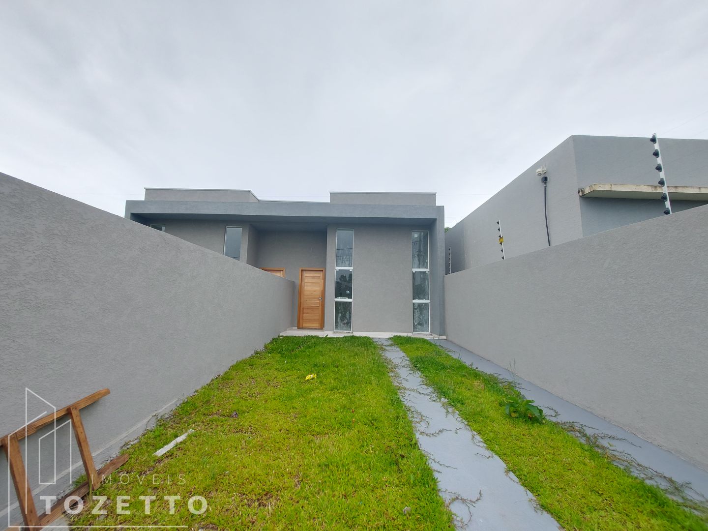 <strong>Casa com SUÍTE à venda no Morada Real em Uvaranas</strong>