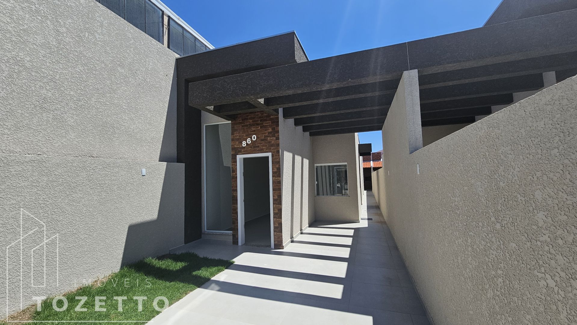 <strong>LINDAS RESIDÊNCIAS NO NOVA RÚSSIA</strong>