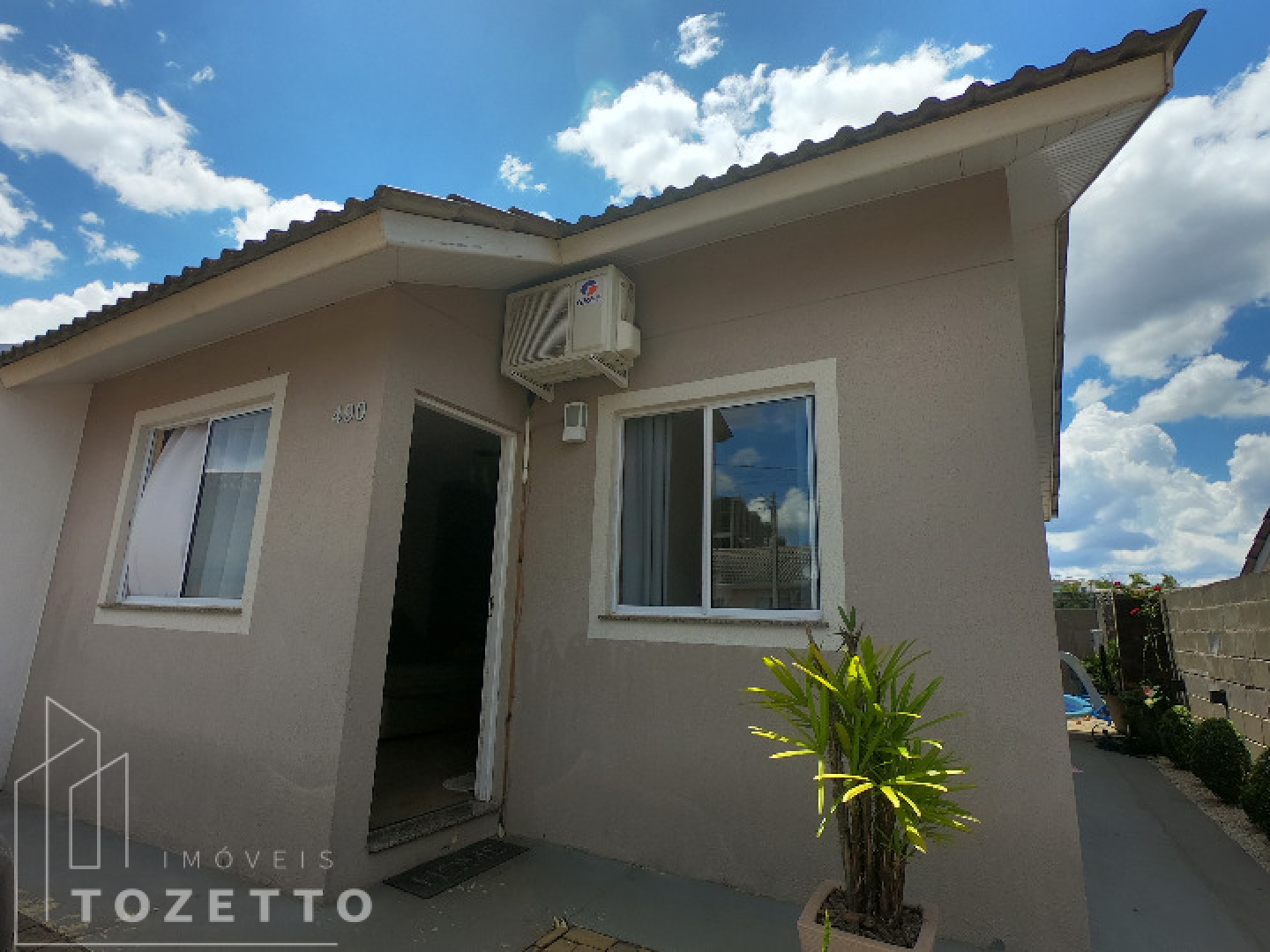 <strong>BELÍSSIMA CASA COM PISCINA NO BELAS OFICINAS</strong>