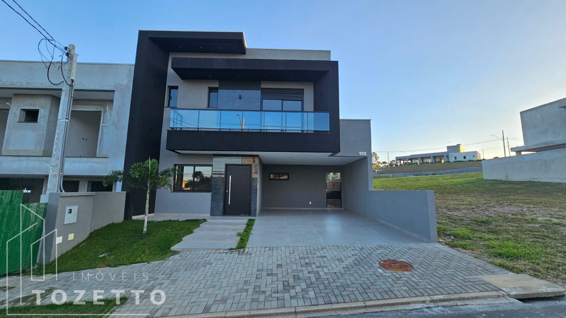 <strong>ESPETACULAR RESIDÊNCIA NO BOSQUE MISTRAL</strong>