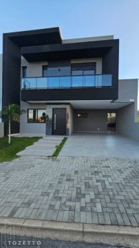 <strong>ESPETACULAR RESIDÊNCIA NO BOSQUE MISTRAL</strong>