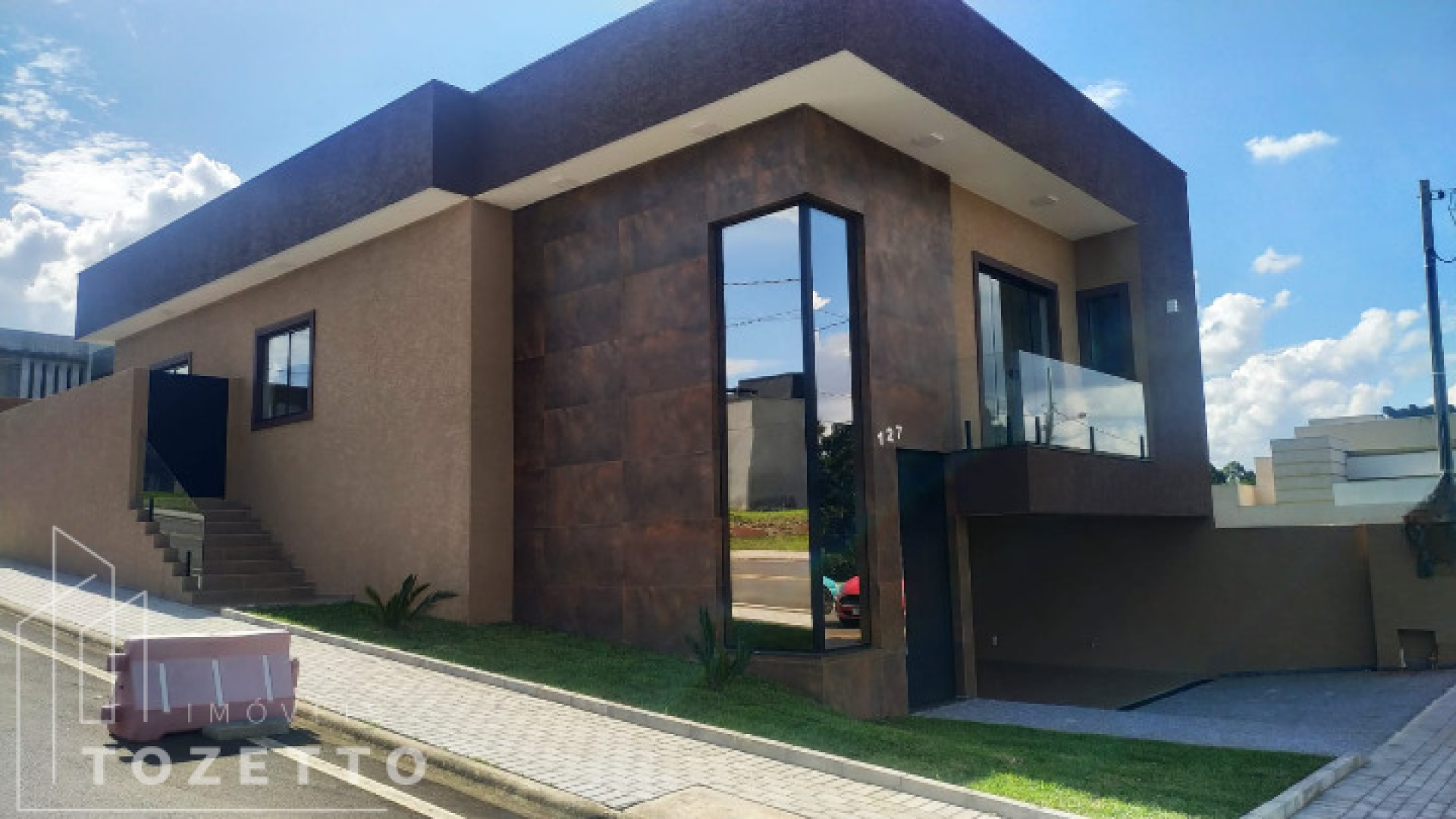 <strong>EXCELENTE CASA DE ESQUINA NO CONDOMÍNIO RESERVA ECOVILLE</strong>