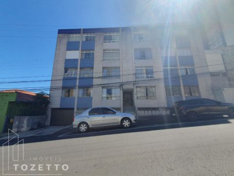 <strong>AMPLO APARTAMENTO NO EDIFÍCIO CARLA - CENTRO</strong>