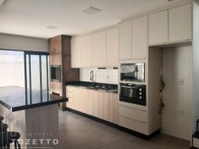 BELÍSSIMO SOBRADO NO CONDOMÍNIO RESERVA ECOVILLE - Foto 4