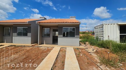 <strong>Excelentes casas em laje no Gralha Azul-Contorno</strong>