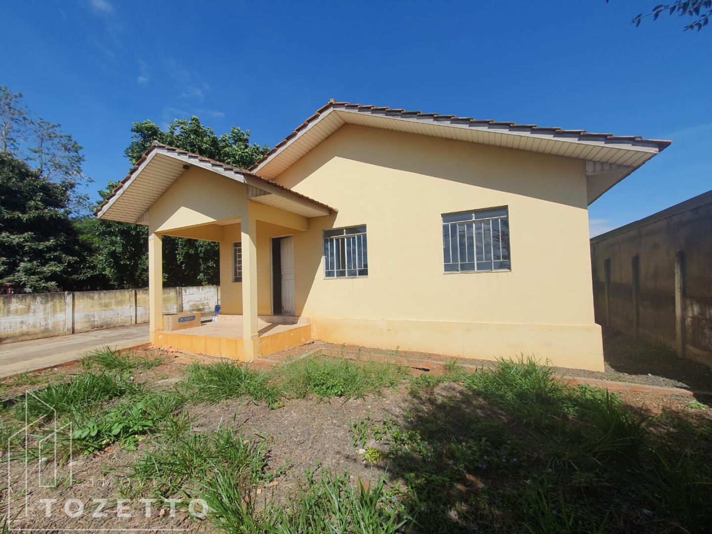 Encantadora Casa Com 3 Quartos E Amplo Espaço Externo