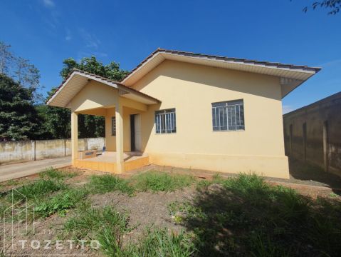 Foto Imóvel - Encantadora Casa Com 3 Quartos E Amplo Espaço Externo