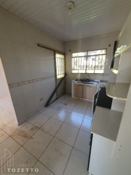 Encantadora Casa Com 3 Quartos E Amplo Espaço Externo