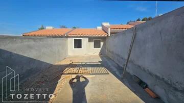 Foto Imóvel - Casa Com Sobra De Terreno De 70m² !