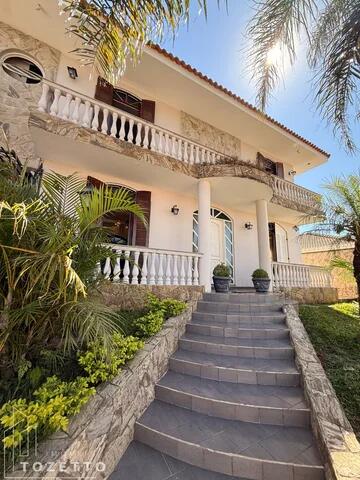 Foto Imóvel - Sobrado Mobiliado  5 Quartos   Uvaranas