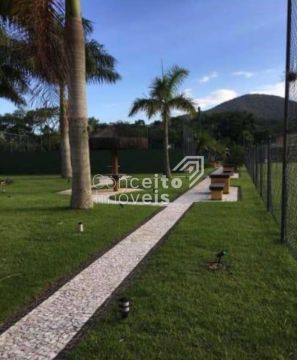 Terreno No Condomínio Chácara Flora Em Itapema-sc