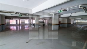 <strong>Espaço comercial com 826m² - 23 vagas de garagem</strong>