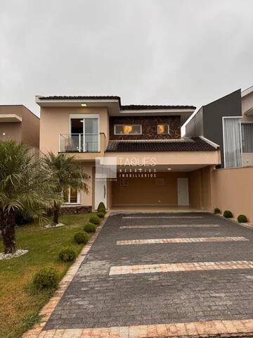 Foto Imóvel - Casa à Venda - Condomínio Fechado - 240m2