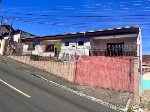 <strong>ÓTIMA CASA PARA LOCAÇÃO E VENDA NO CENTRO</strong>