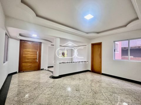 Excelente Casa De Alto Padrão Em Condomínio Fechado