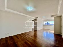 <strong>EXCELENTE APARTAMENTO CENTRAL - SEMIMOBILIADO</strong>