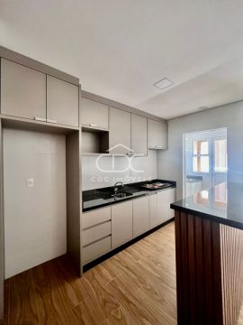 Excelente Apartamento Semimobiliado Central