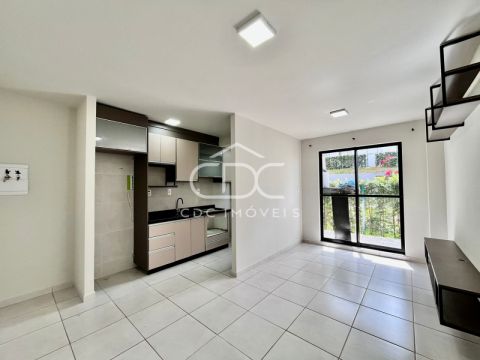 <strong>ÓTIMO APARTAMENTO SEMIMOBILIADO NO JARDIM CARVALHO</strong>