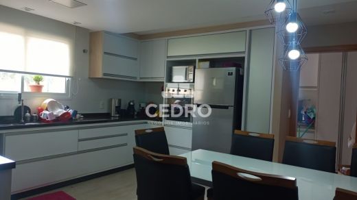 Apartamento Com 3 Quartos, Sendo 1 Suíte, No Jardim Carvalho