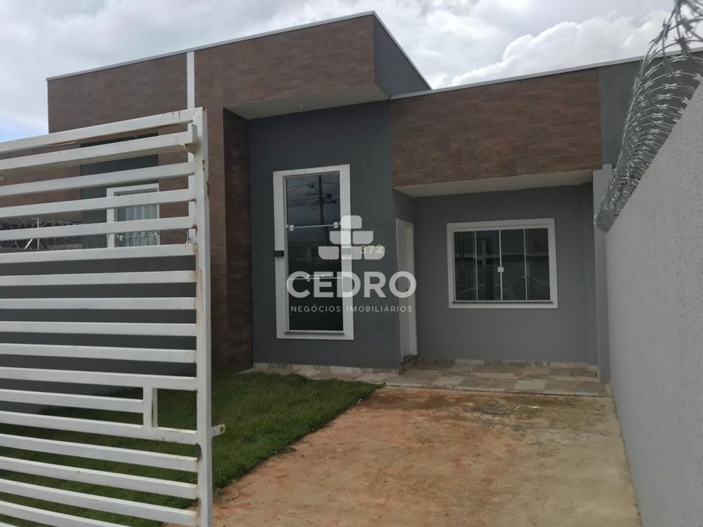 Casa Com 3 Quartos No Cará-cará