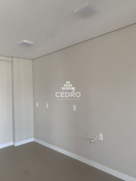 Apartamento Com 3 Quartos, Sendo 1 Suíte, No Centro