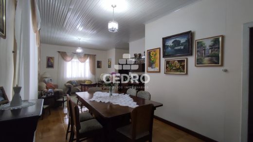 Casa Com 3 Quartos, Sendo 1 Suíte, No Jardim Carvalho