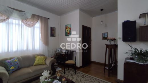 Casa Com 3 Quartos, Sendo 1 Suíte, No Jardim Carvalho