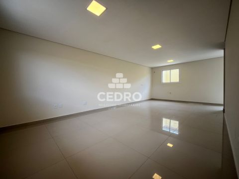 Sobrado Triplex Com 3 Quartos, Sendo 1 Suíte, Em Oficinas