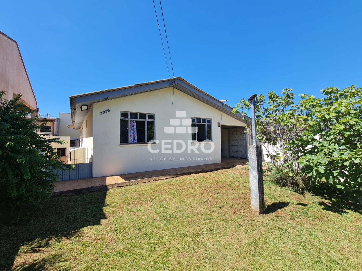 Casa Com 3 Quartos, Sendo 1 Suíte, No Neves