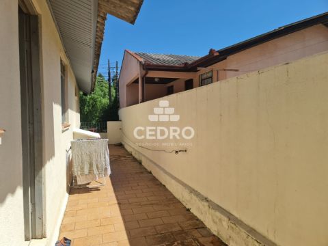 Casa Com 3 Quartos, Sendo 1 Suíte, No Neves